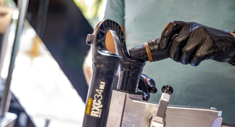 Cabecera posts blog - ISB Sport formación técnica mantenimiento suspensiones